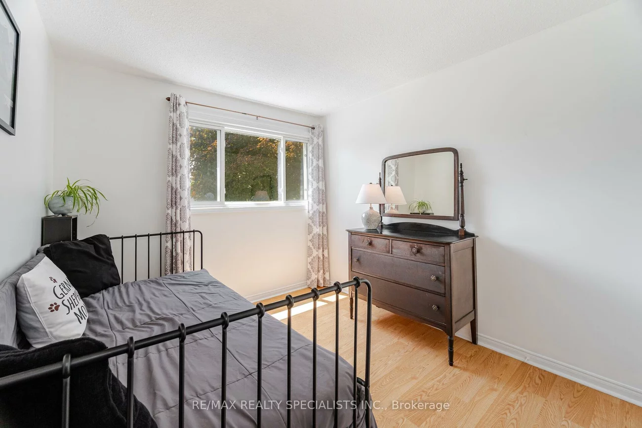 325, Kingsview, Bolton North, Caledon