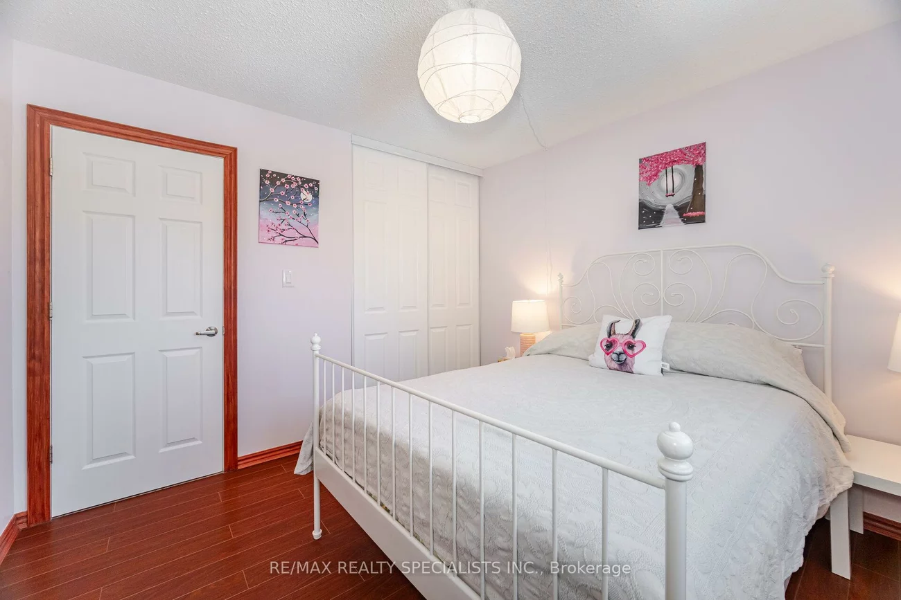 325, Kingsview, Bolton North, Caledon