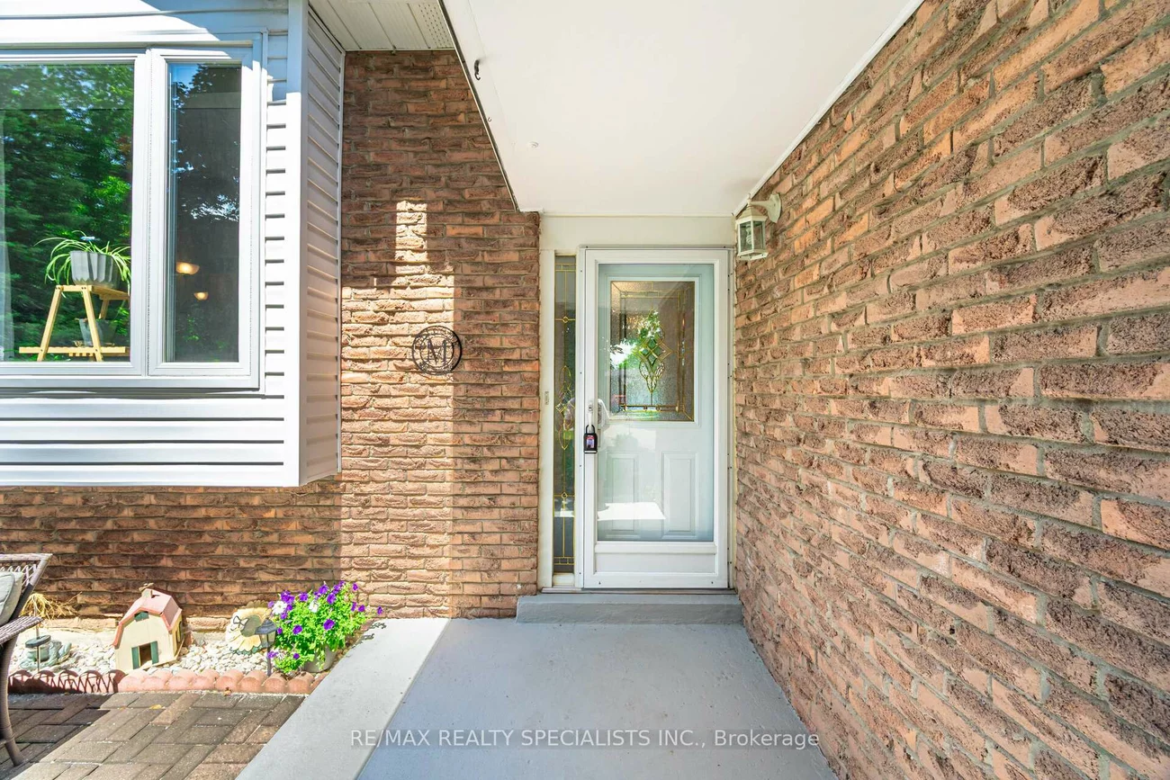 325, Kingsview, Bolton North, Caledon