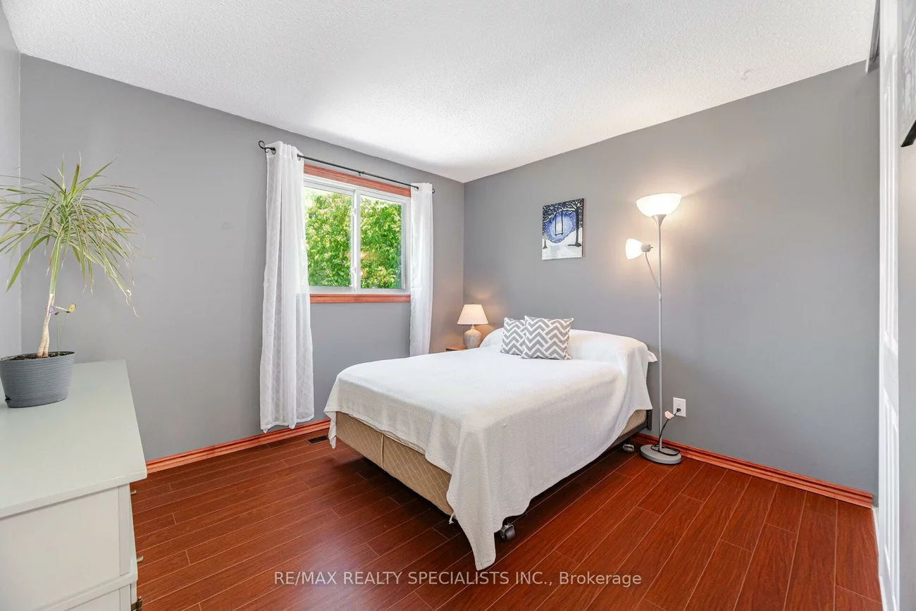 325, Kingsview, Bolton North, Caledon