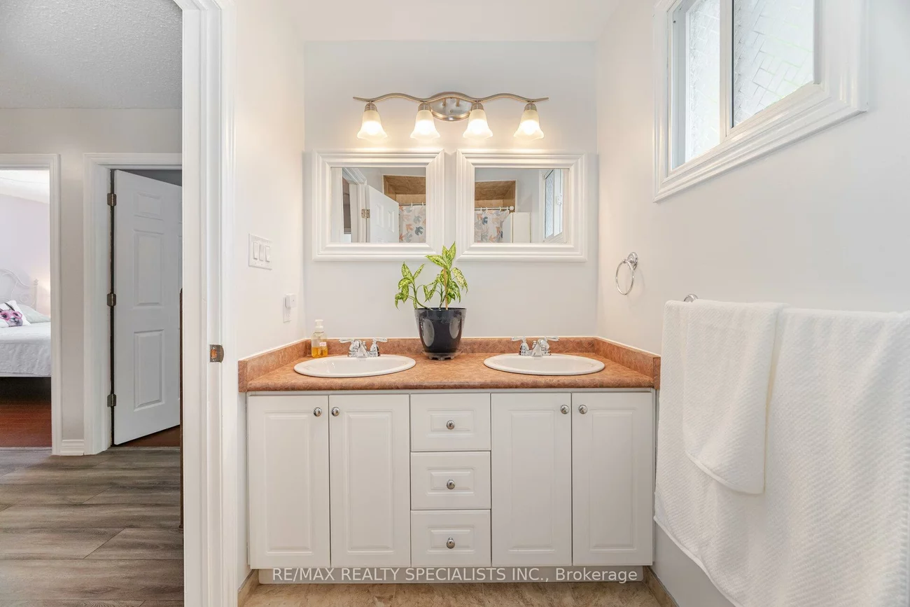 325, Kingsview, Bolton North, Caledon