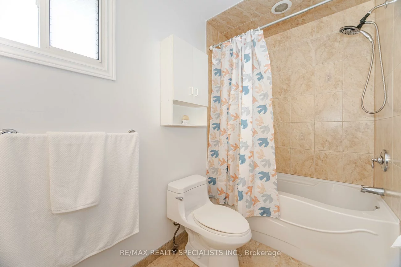 325, Kingsview, Bolton North, Caledon