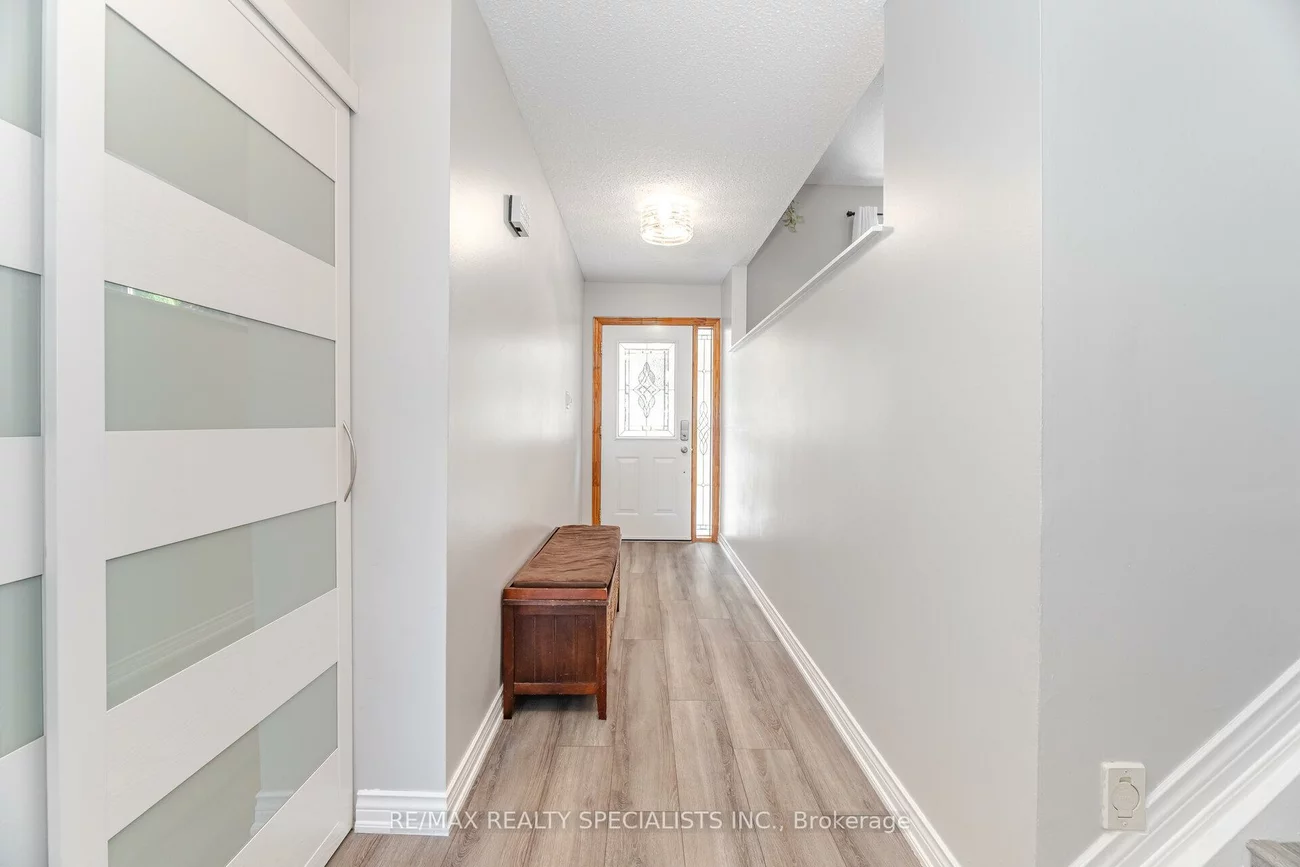 325, Kingsview, Bolton North, Caledon