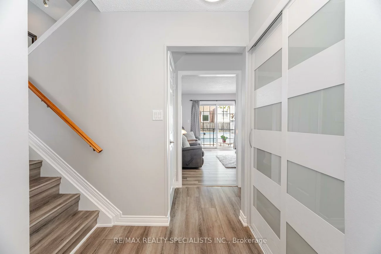 325, Kingsview, Bolton North, Caledon