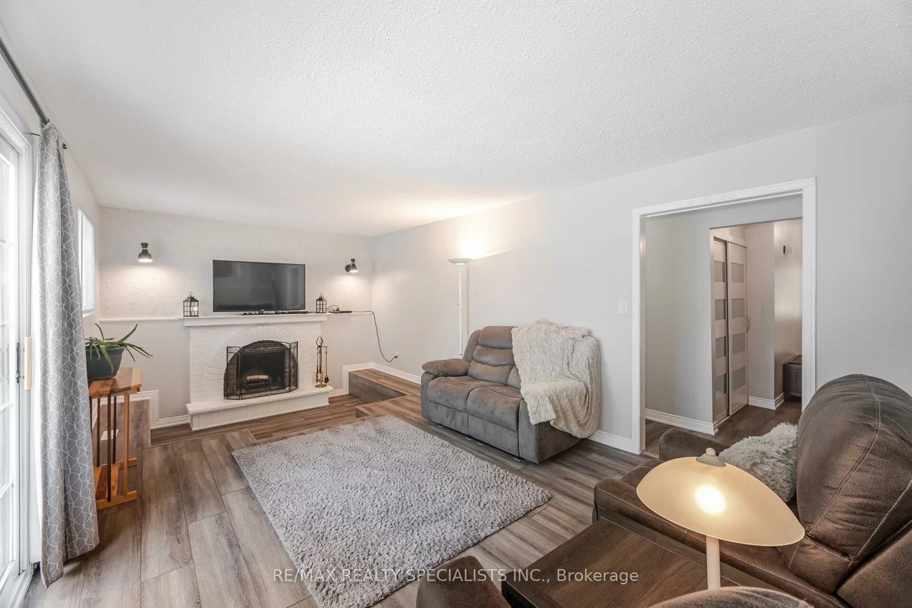 325, Kingsview, Bolton North, Caledon