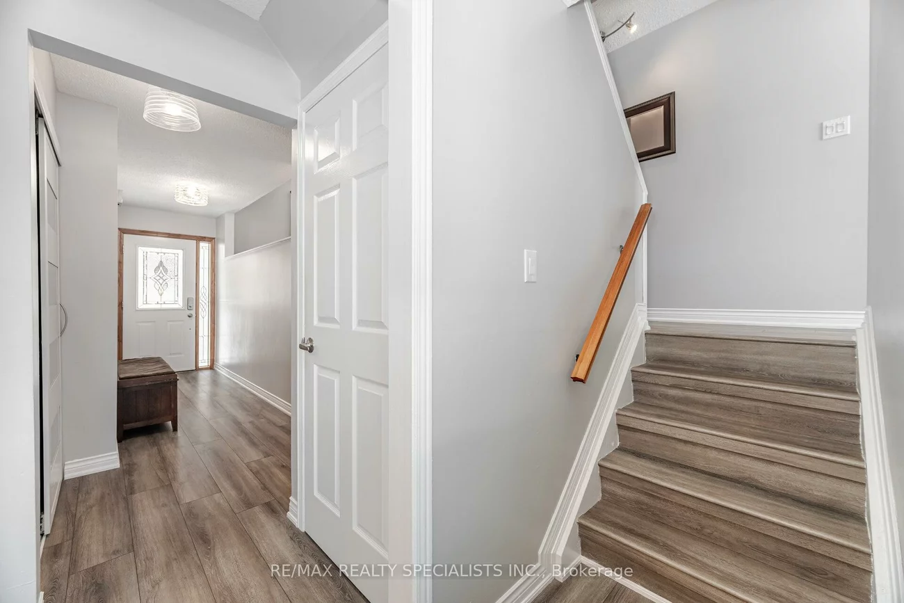 325, Kingsview, Bolton North, Caledon