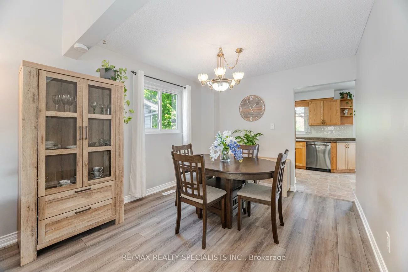 325, Kingsview, Bolton North, Caledon