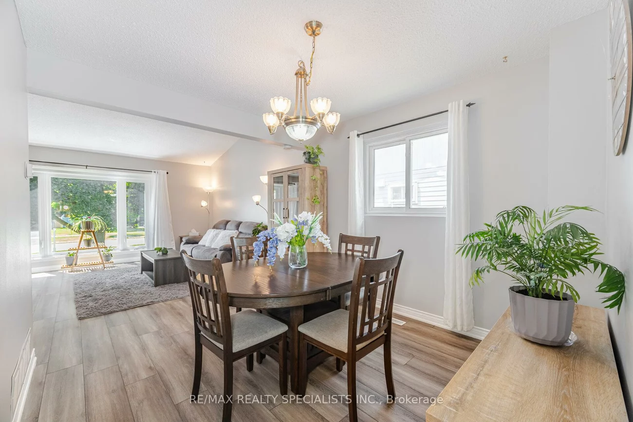 325, Kingsview, Bolton North, Caledon