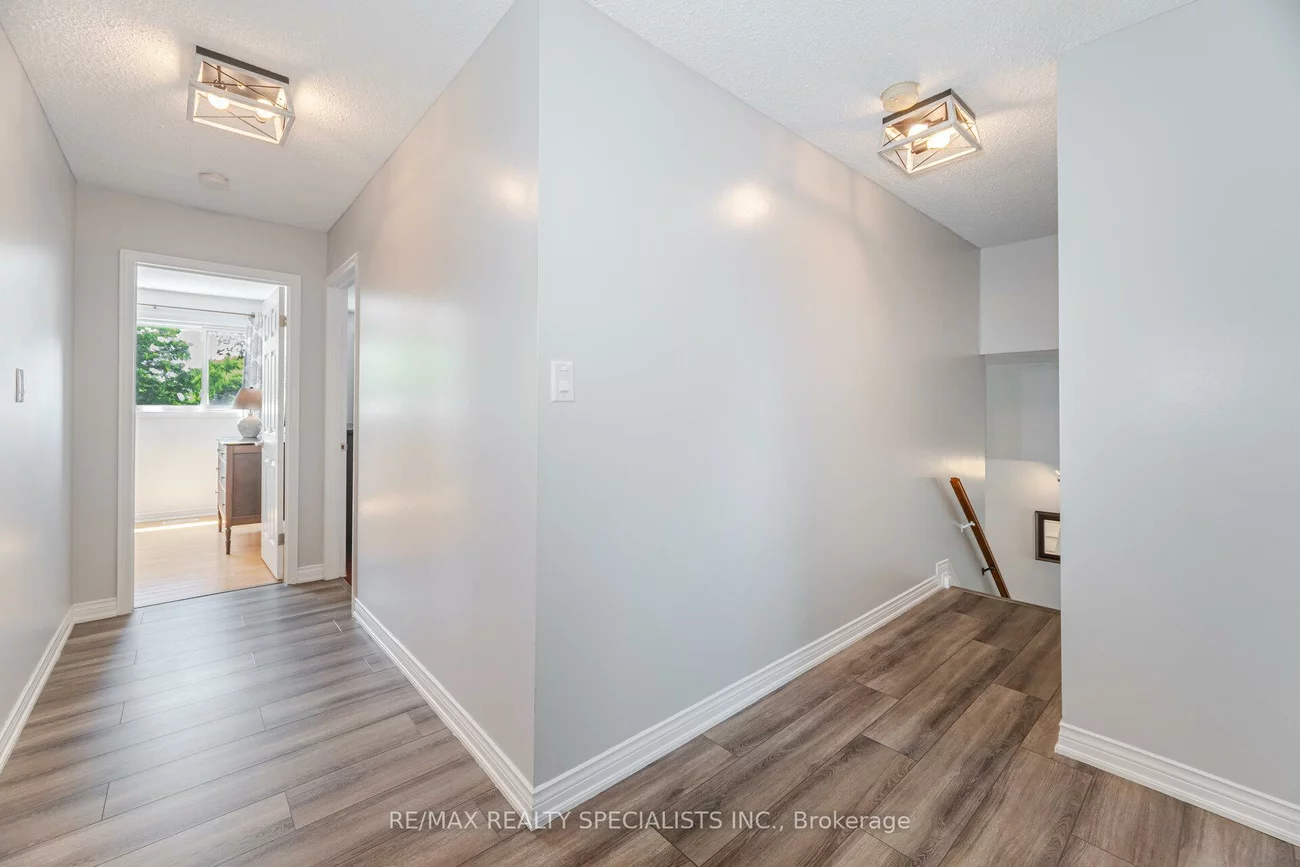 325, Kingsview, Bolton North, Caledon