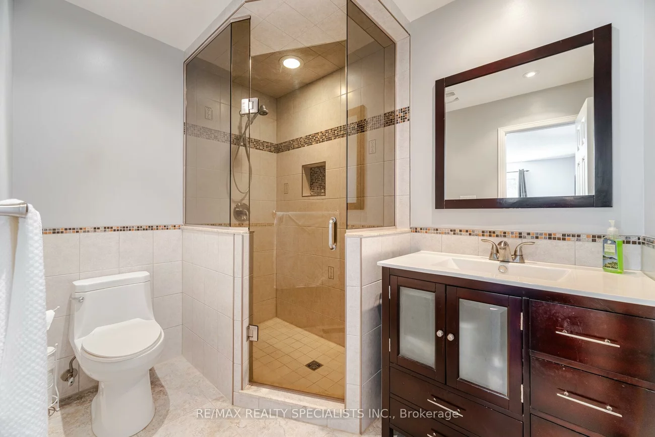 325, Kingsview, Bolton North, Caledon