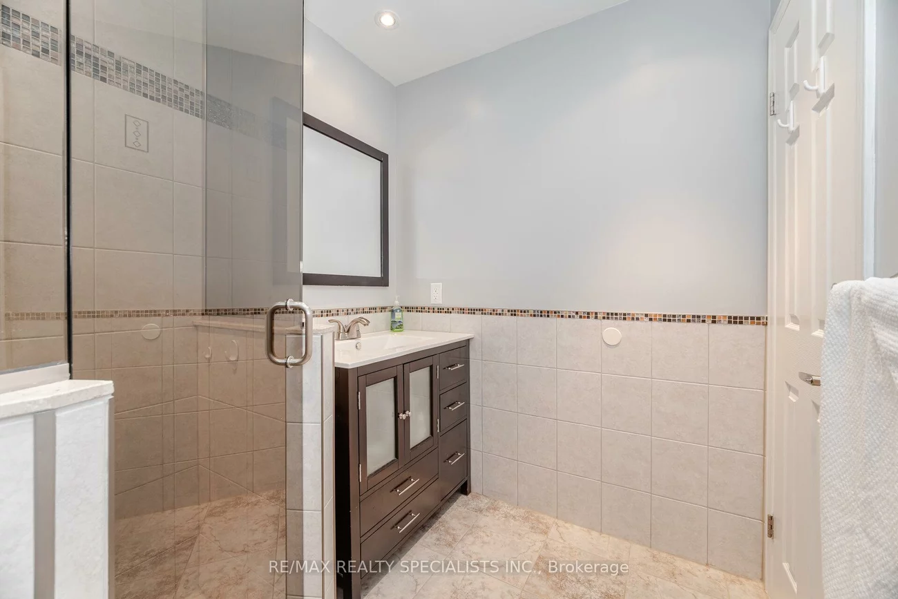325, Kingsview, Bolton North, Caledon