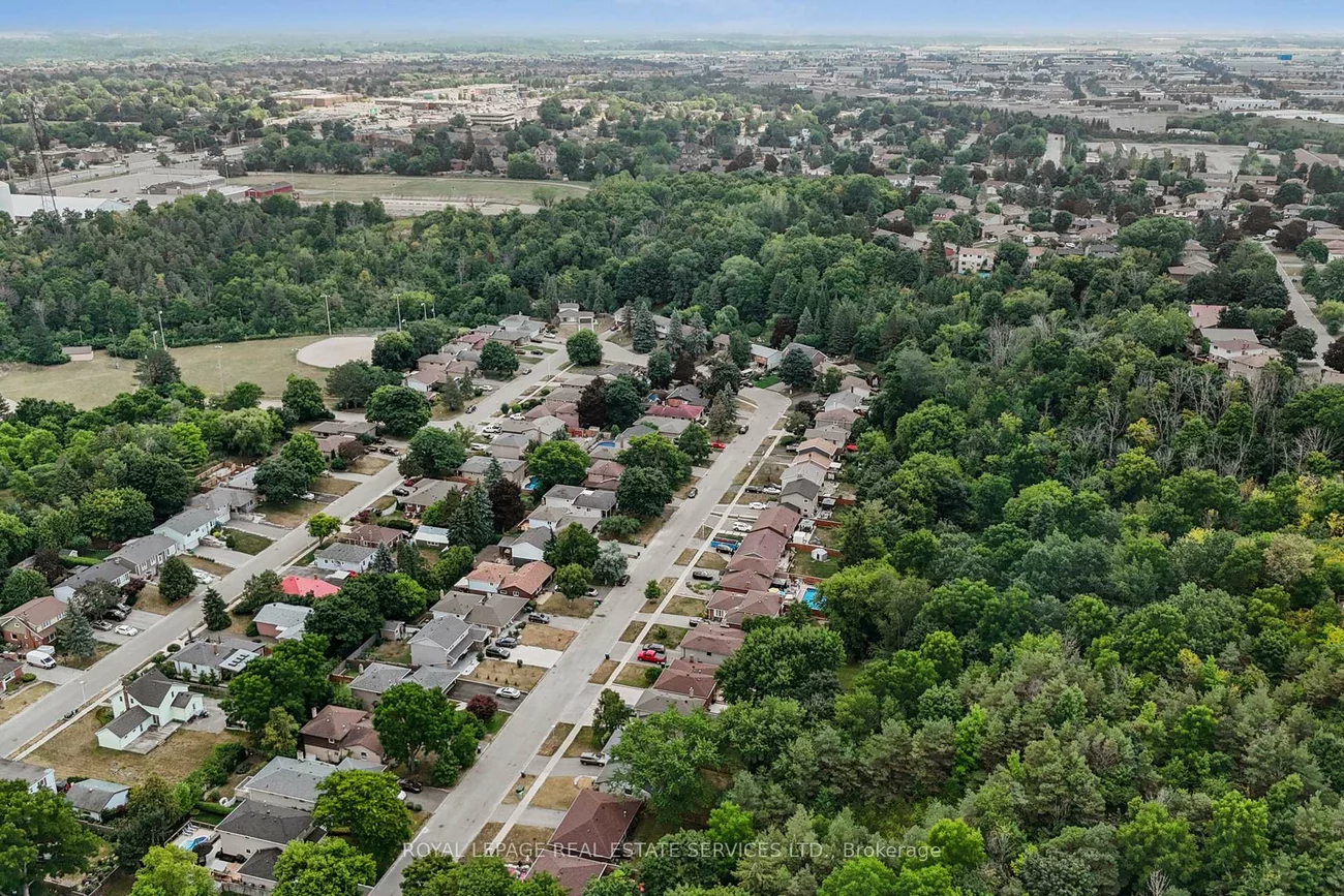 163, Connaught, Bolton West, Caledon
