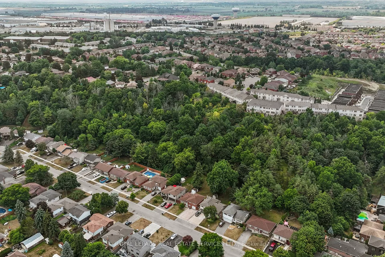163, Connaught, Bolton West, Caledon