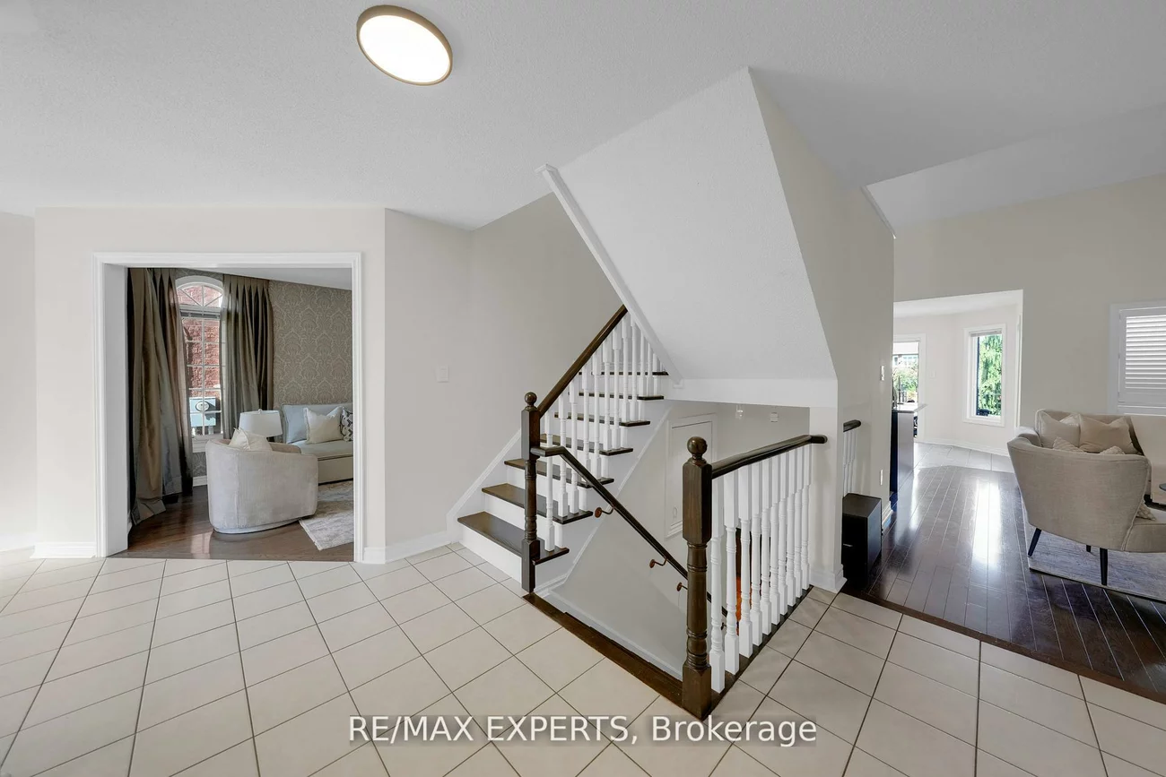 36, Country Stroll, Bolton West, Caledon