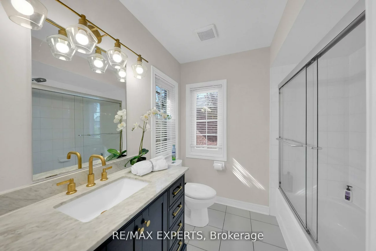 36, Country Stroll, Bolton West, Caledon