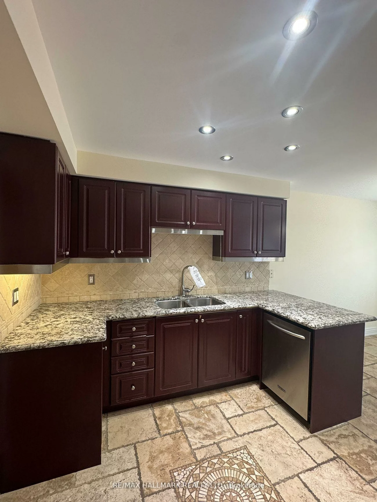 203, Landsbridge, Bolton East, Caledon