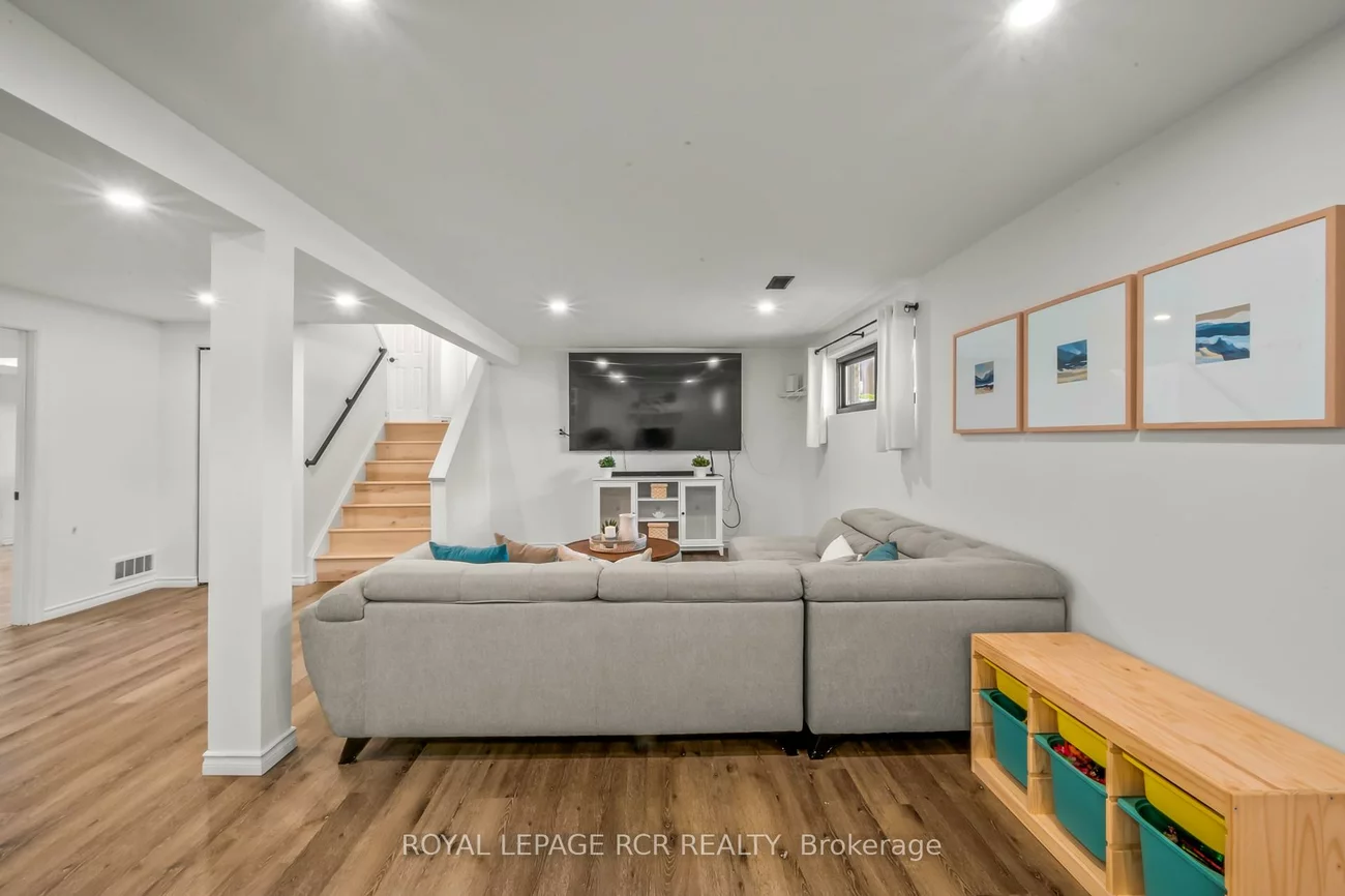 22, Arlow, Mono Mills, Caledon