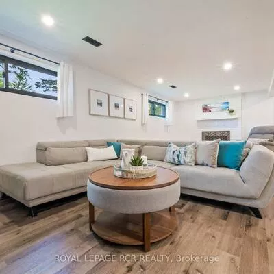 22, Arlow, Mono Mills, Caledon