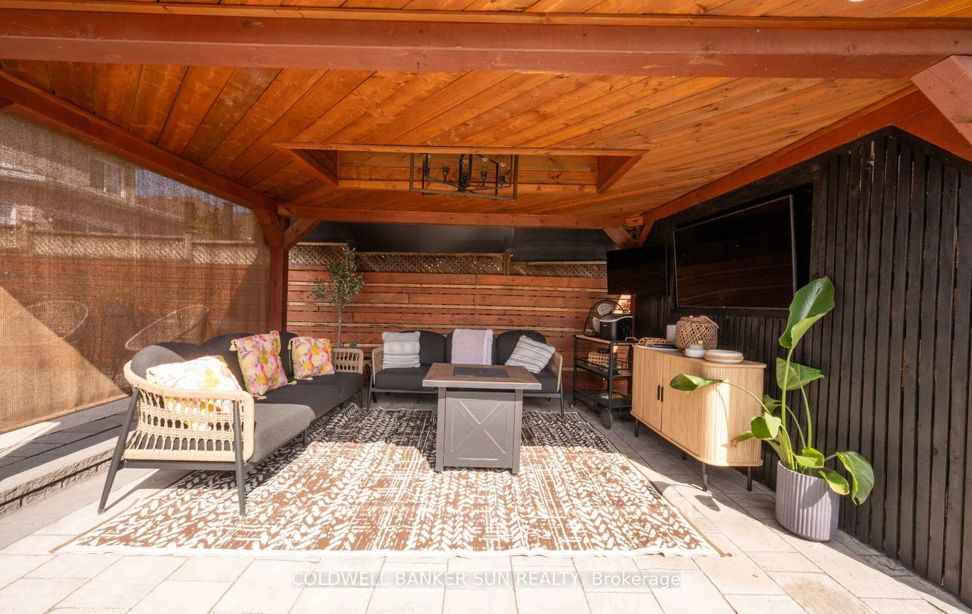 13, Rustic, Bolton East, Caledon