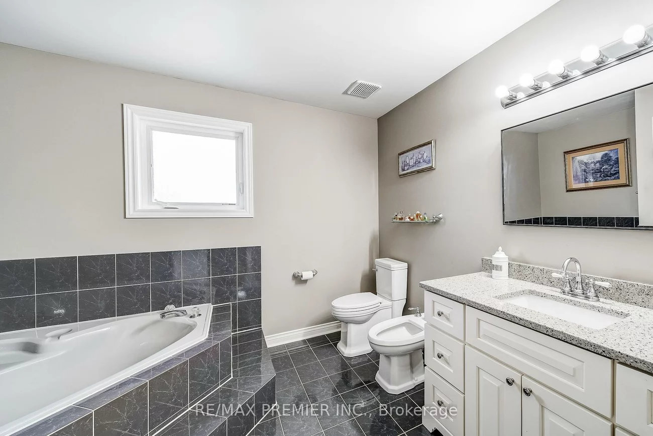 21, Berrydown, Bolton East, Caledon