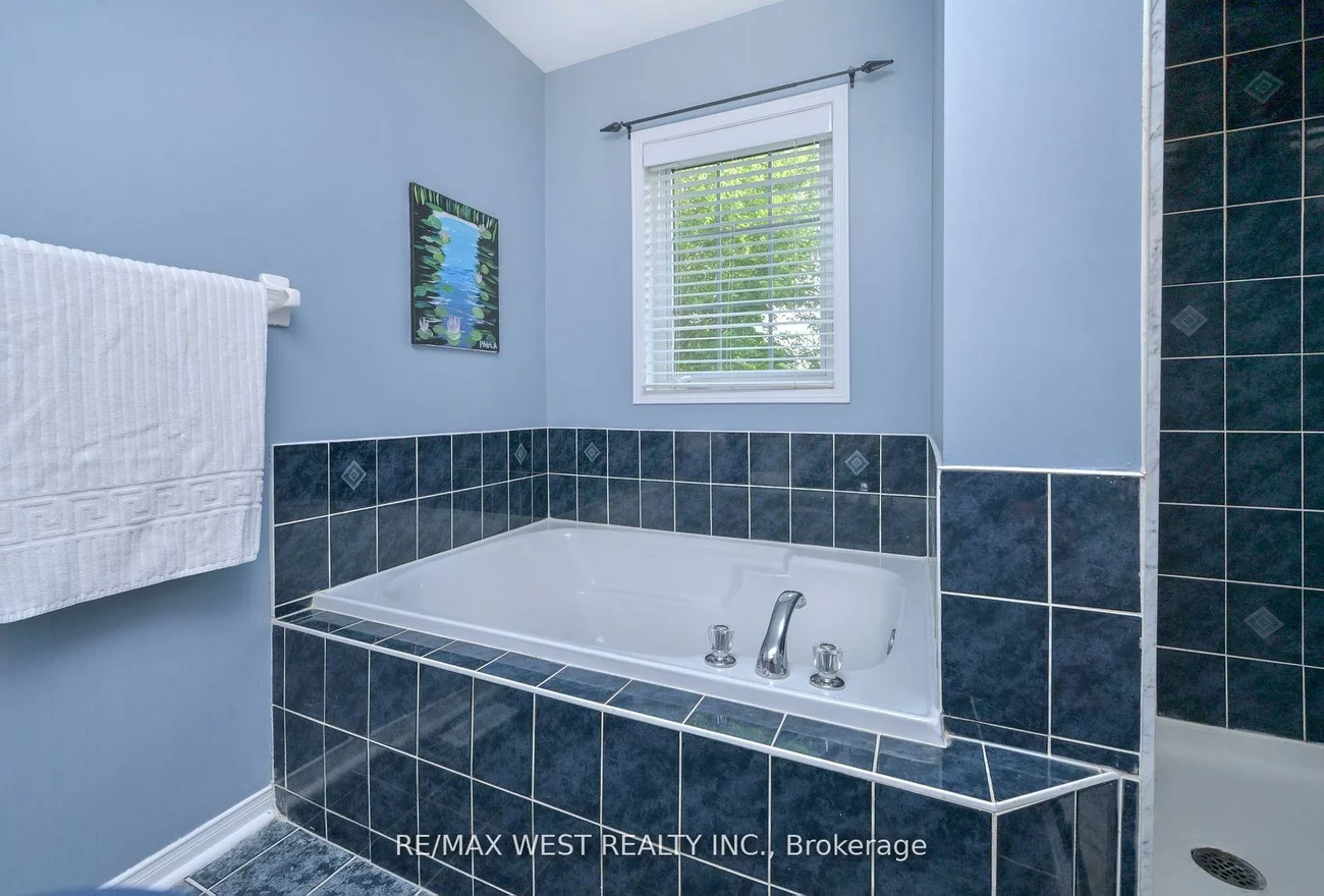 32, Crestridge, Bolton North, Caledon