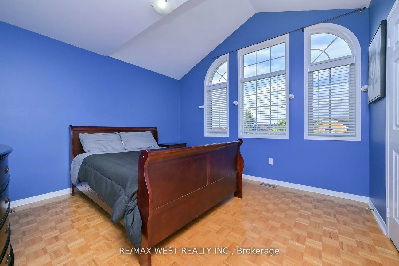 32, Crestridge, Bolton North, Caledon