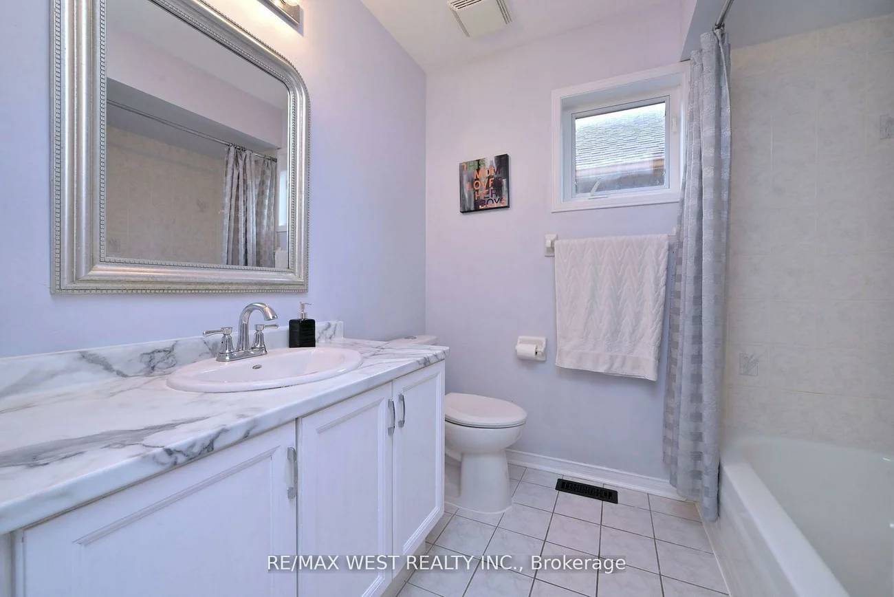 32, Crestridge, Bolton North, Caledon