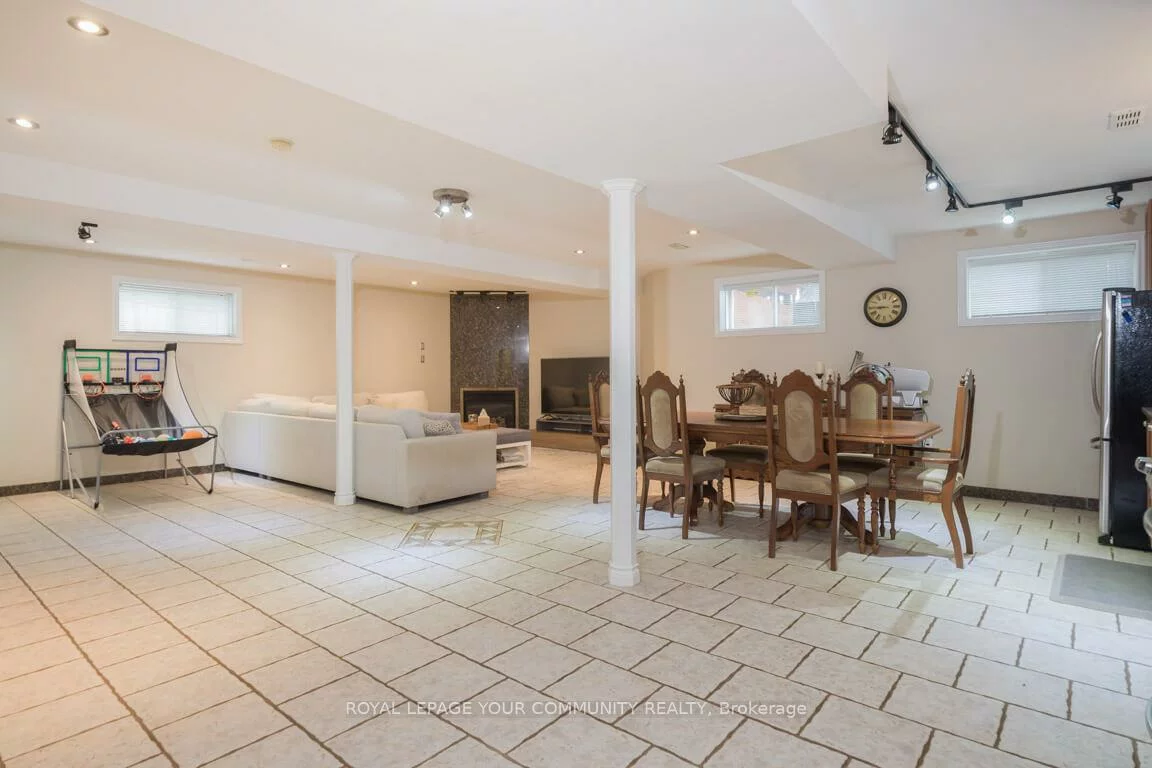 63, Rolling Hills, Bolton West, Caledon