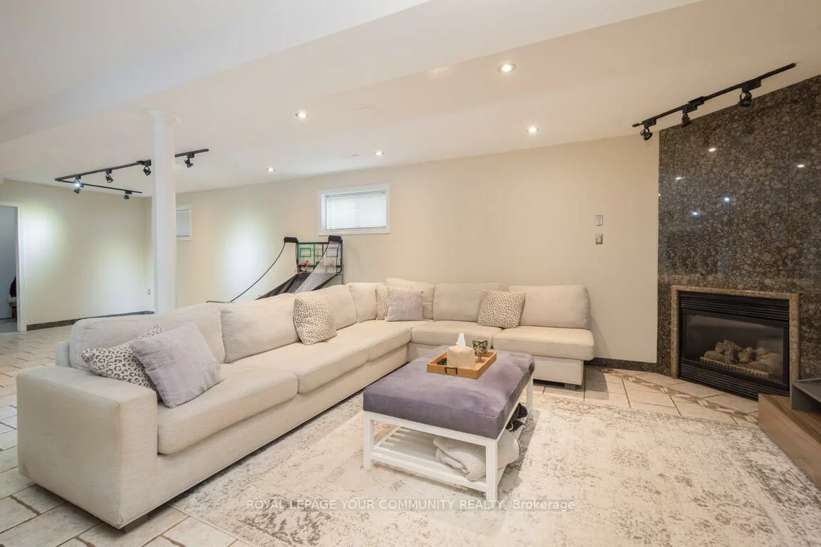 63, Rolling Hills, Bolton West, Caledon