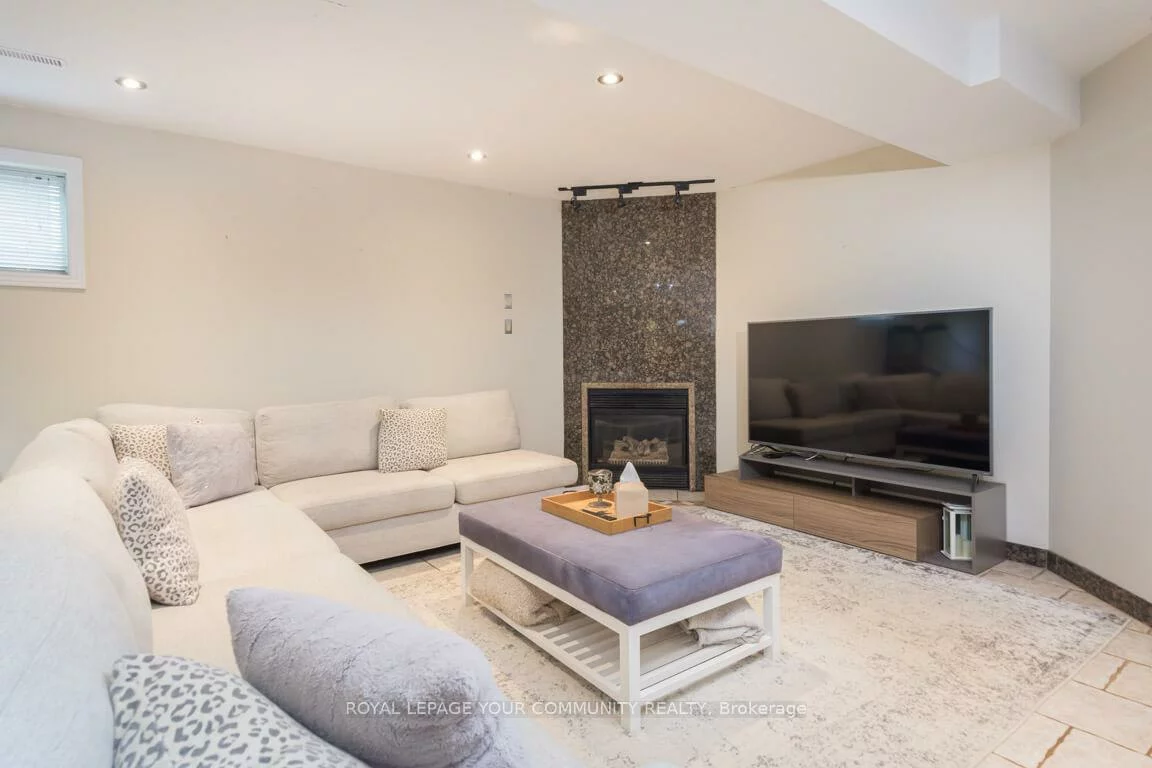 63, Rolling Hills, Bolton West, Caledon