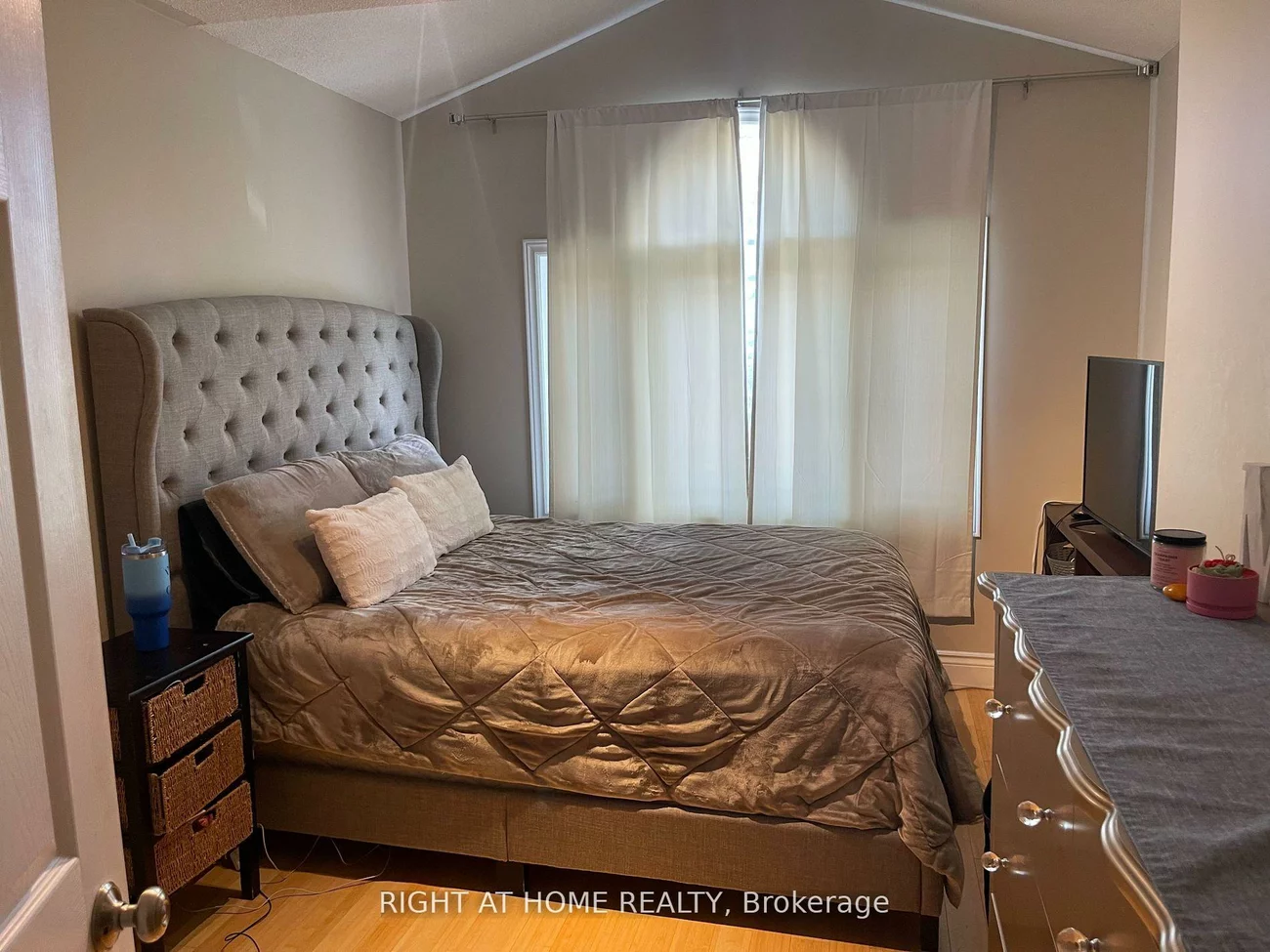 18, Archbury, Bolton East, Caledon