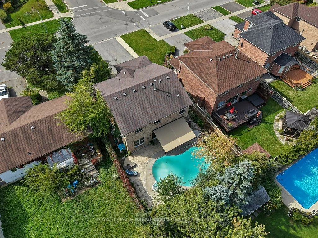 417, Kingsview, Bolton North, Caledon