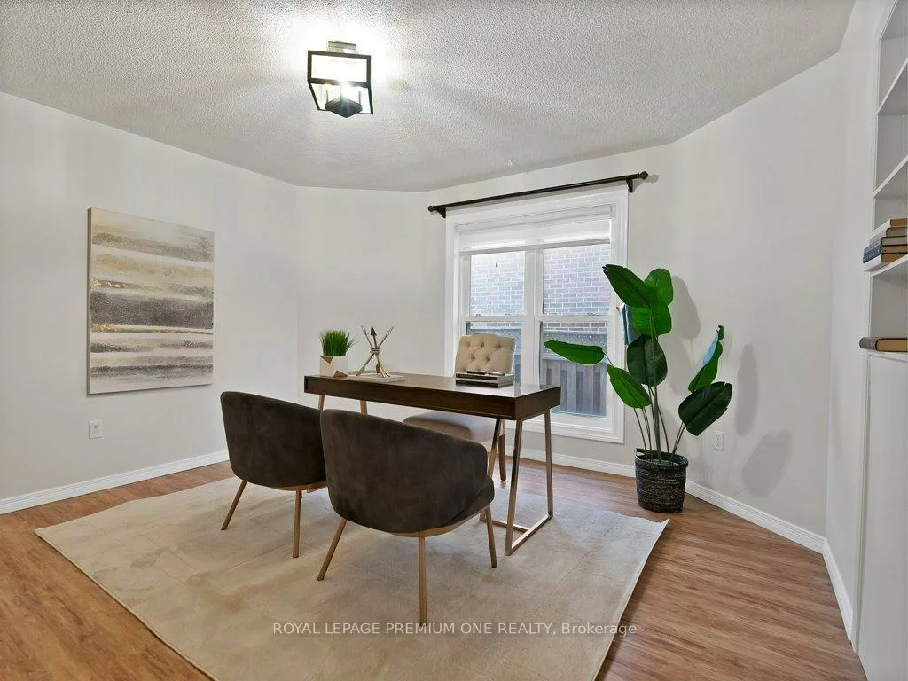 417, Kingsview, Bolton North, Caledon