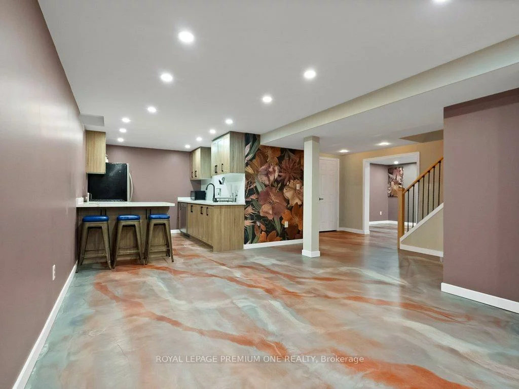 417, Kingsview, Bolton North, Caledon
