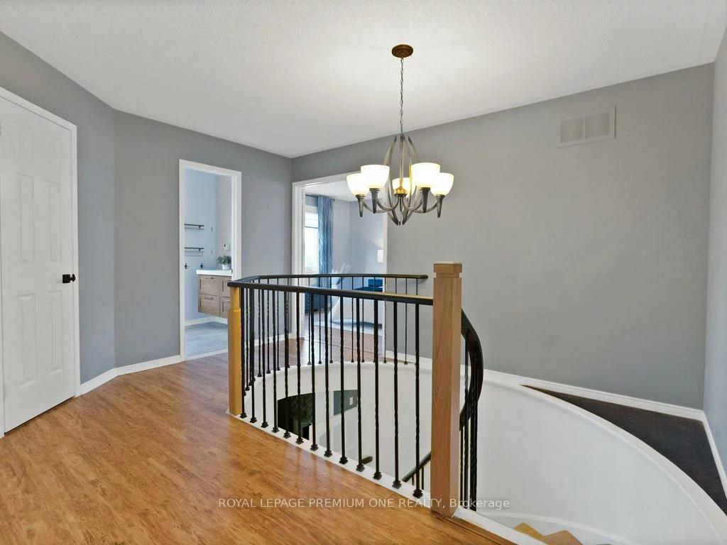 417, Kingsview, Bolton North, Caledon