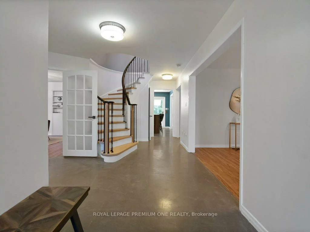 417, Kingsview, Bolton North, Caledon