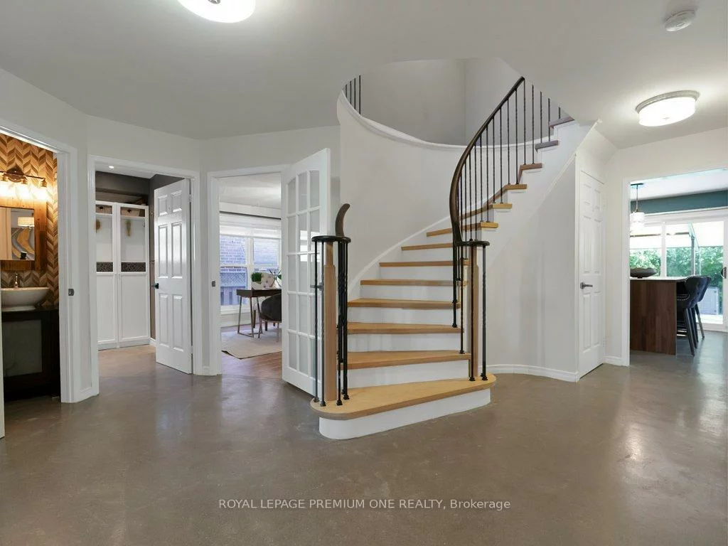 417, Kingsview, Bolton North, Caledon