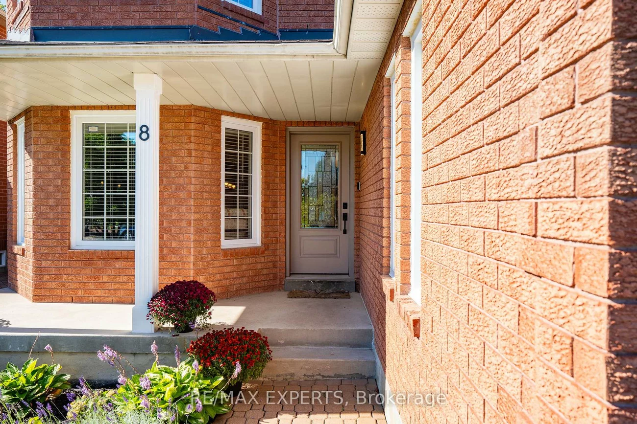 8, Strawberry Hill, Bolton East, Caledon