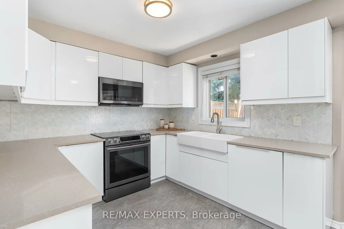 8, Strawberry Hill, Bolton East, Caledon