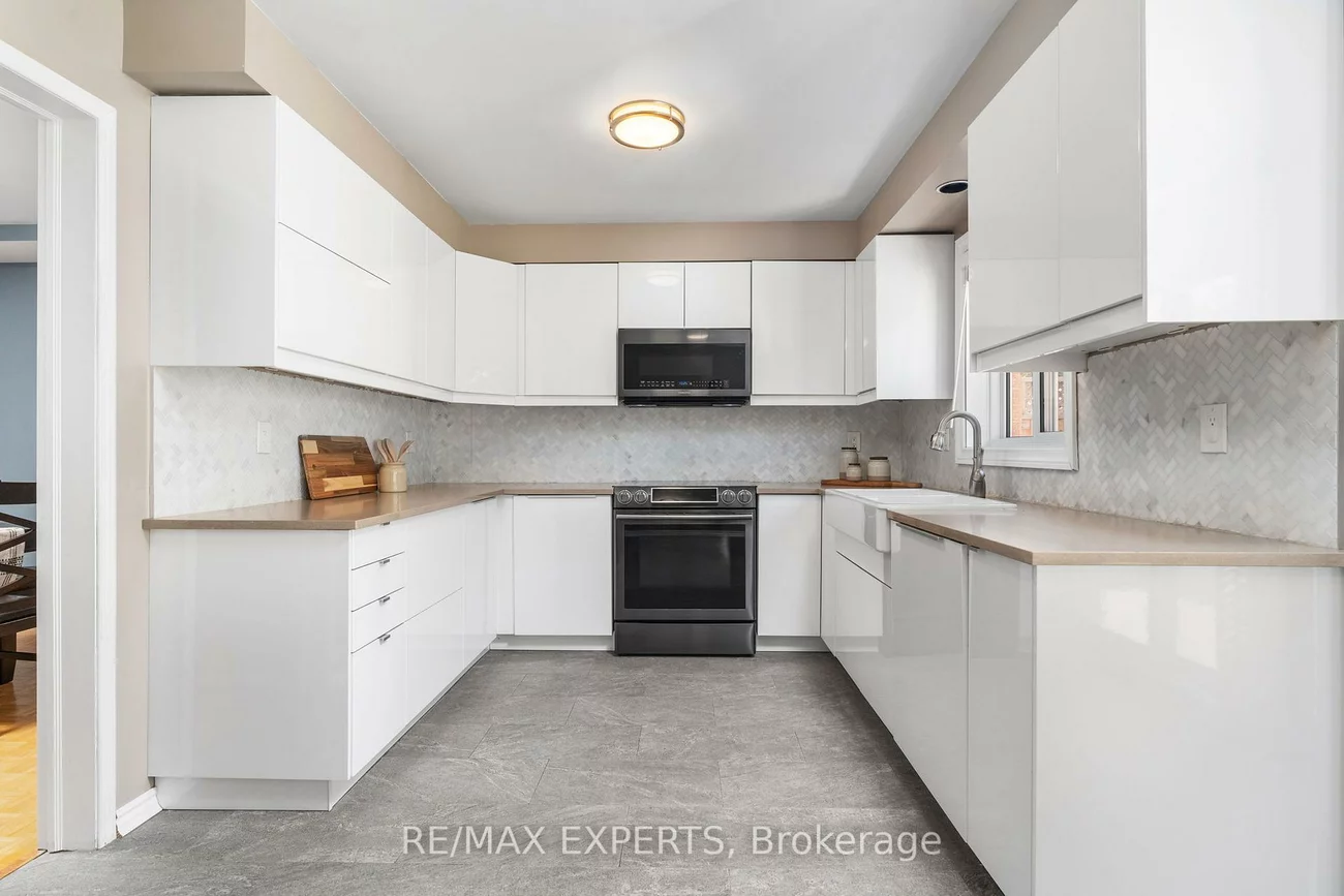 8, Strawberry Hill, Bolton East, Caledon