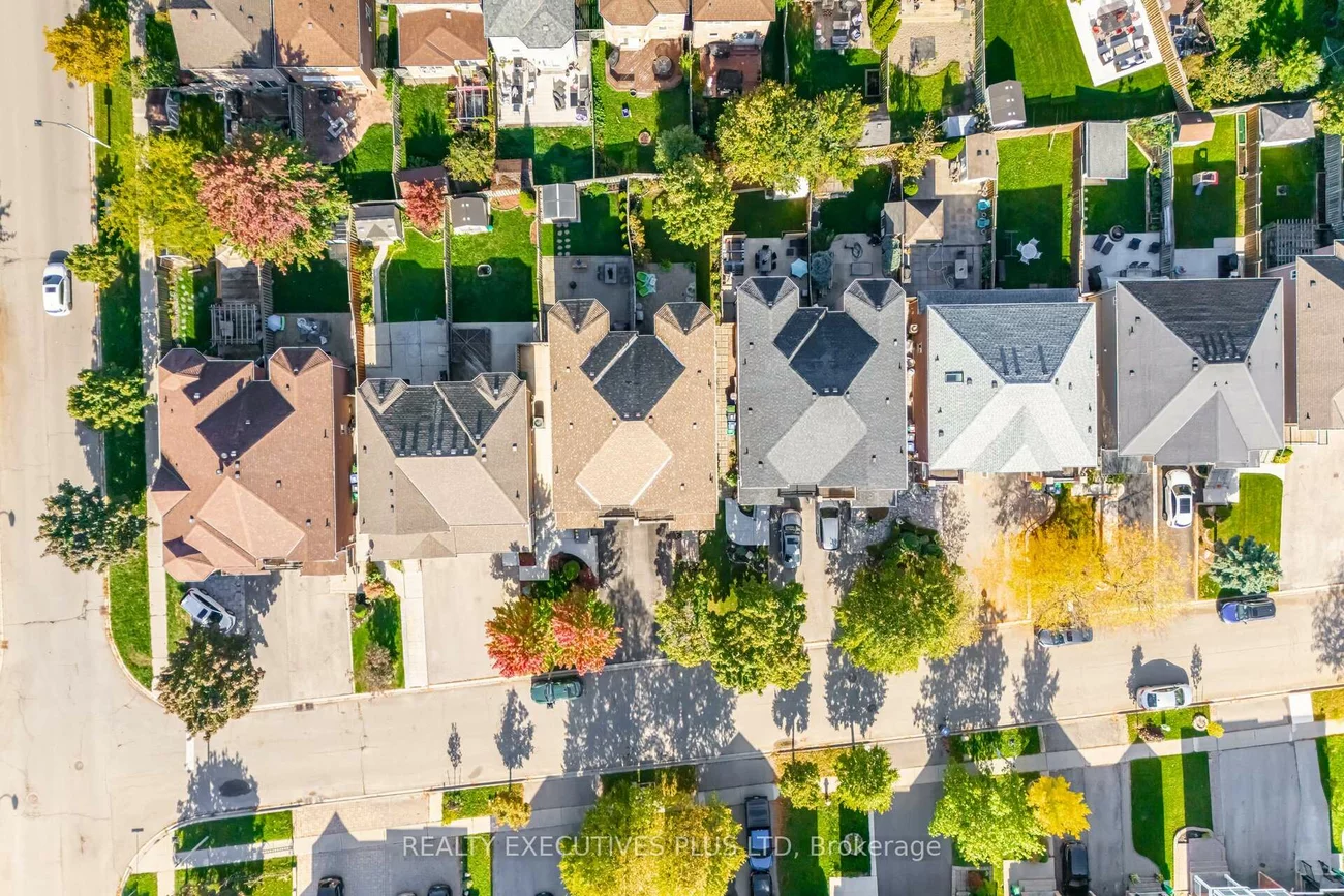 12, Manorwood, Bolton North, Caledon