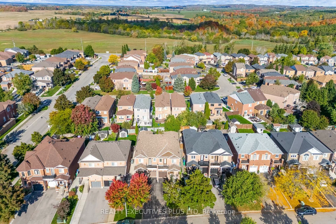 12, Manorwood, Bolton North, Caledon