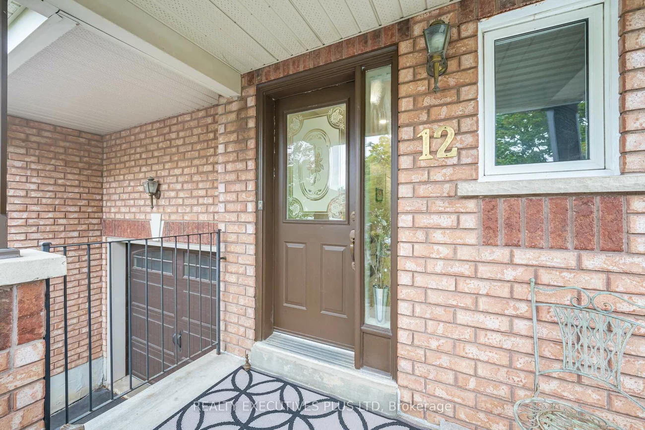 12, Manorwood, Bolton North, Caledon