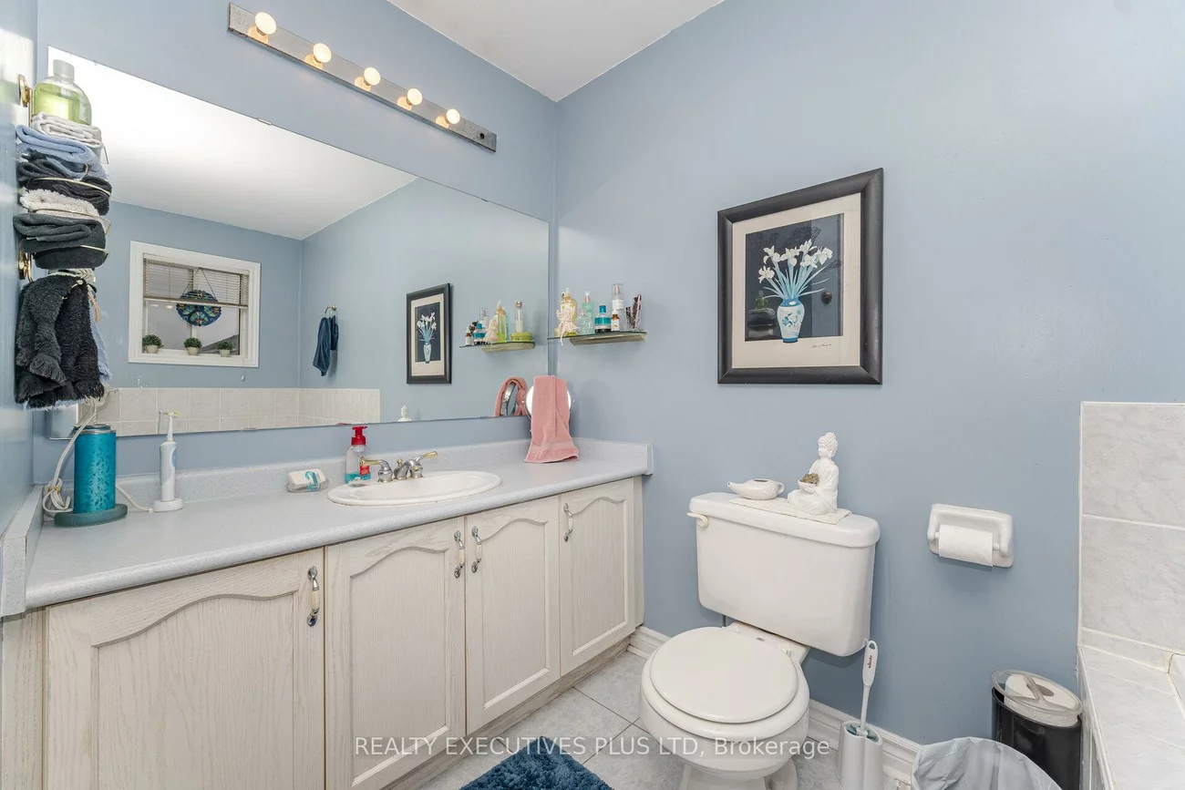 12, Manorwood, Bolton North, Caledon