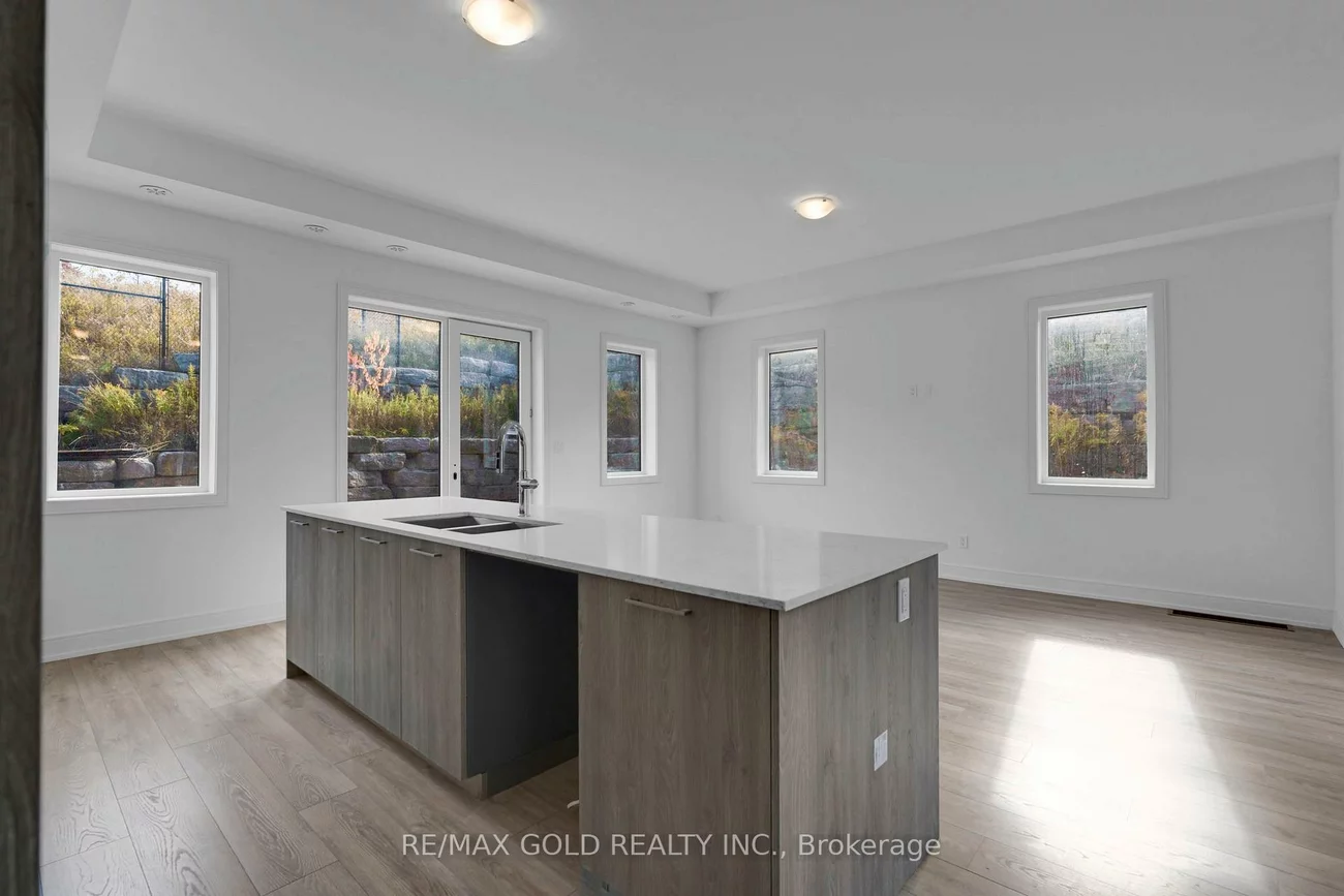 26, Desiree, Bolton West, Caledon