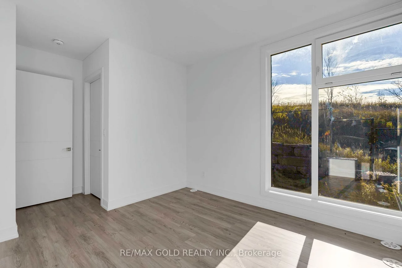 26, Desiree, Bolton West, Caledon