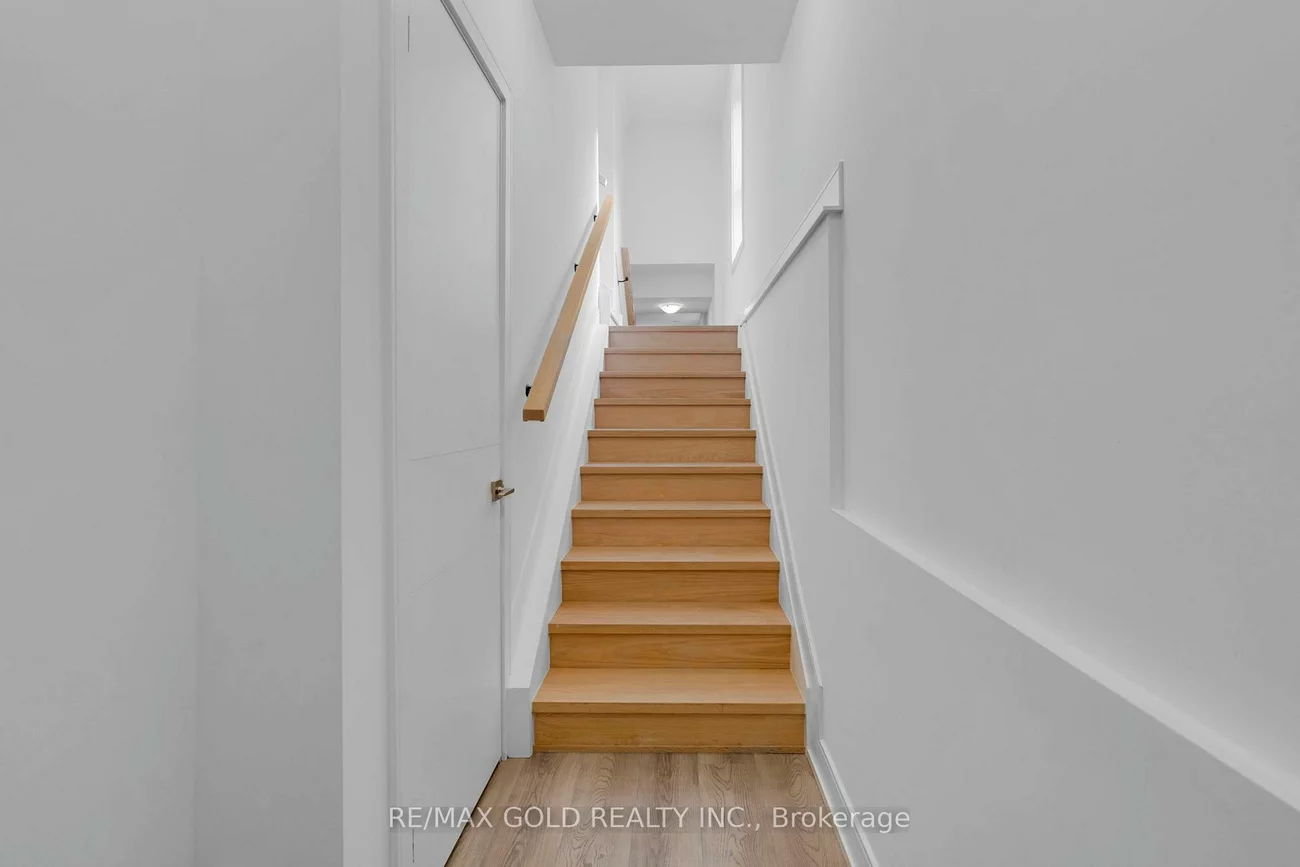 26, Desiree, Bolton West, Caledon