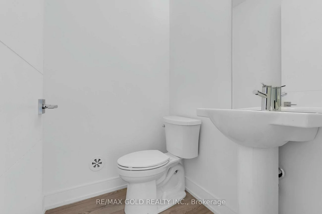 26, Desiree, Bolton West, Caledon