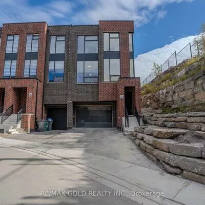 26, Desiree, Bolton West, Caledon