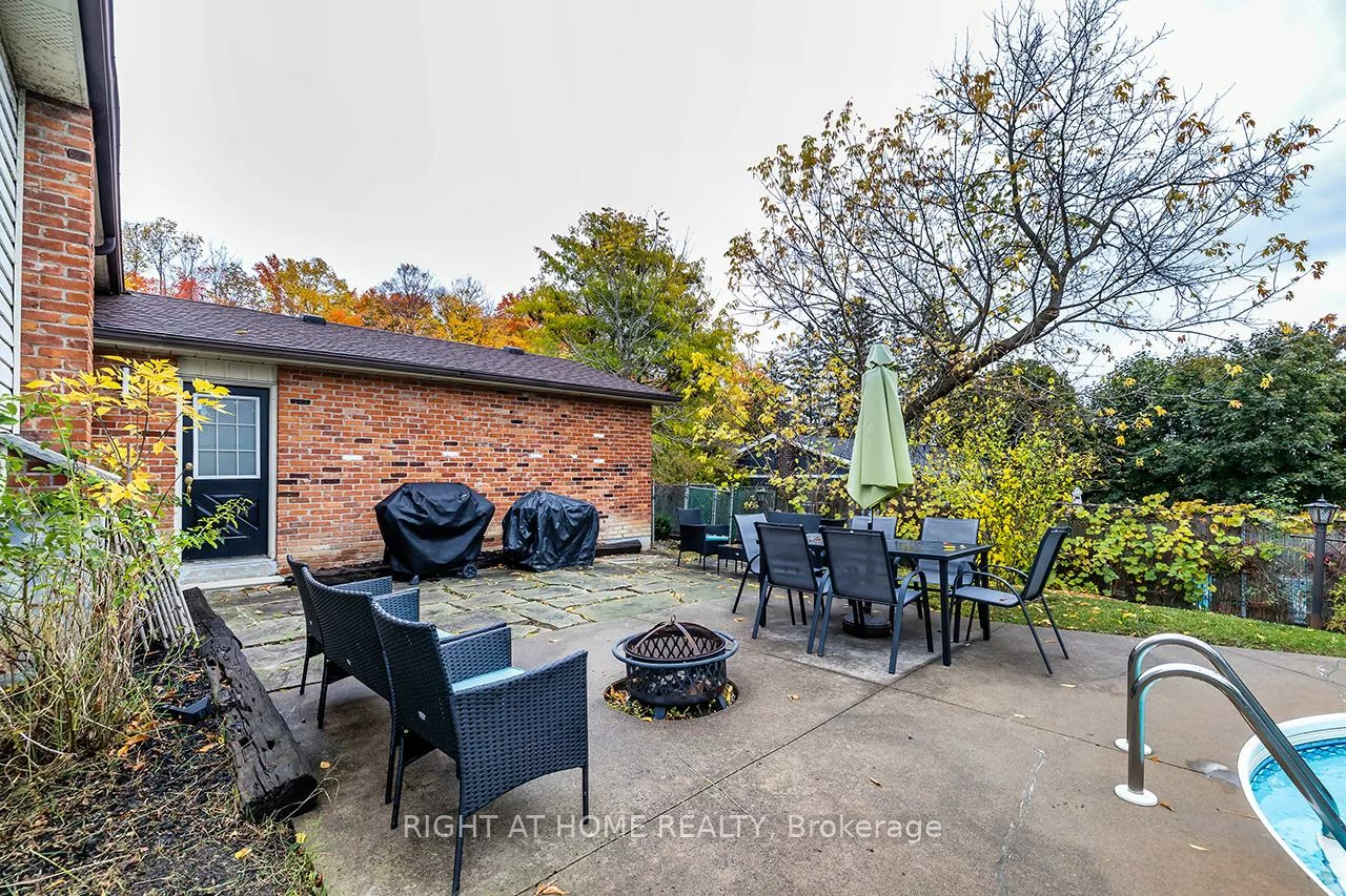 100, Humber Lea, Bolton North, Caledon